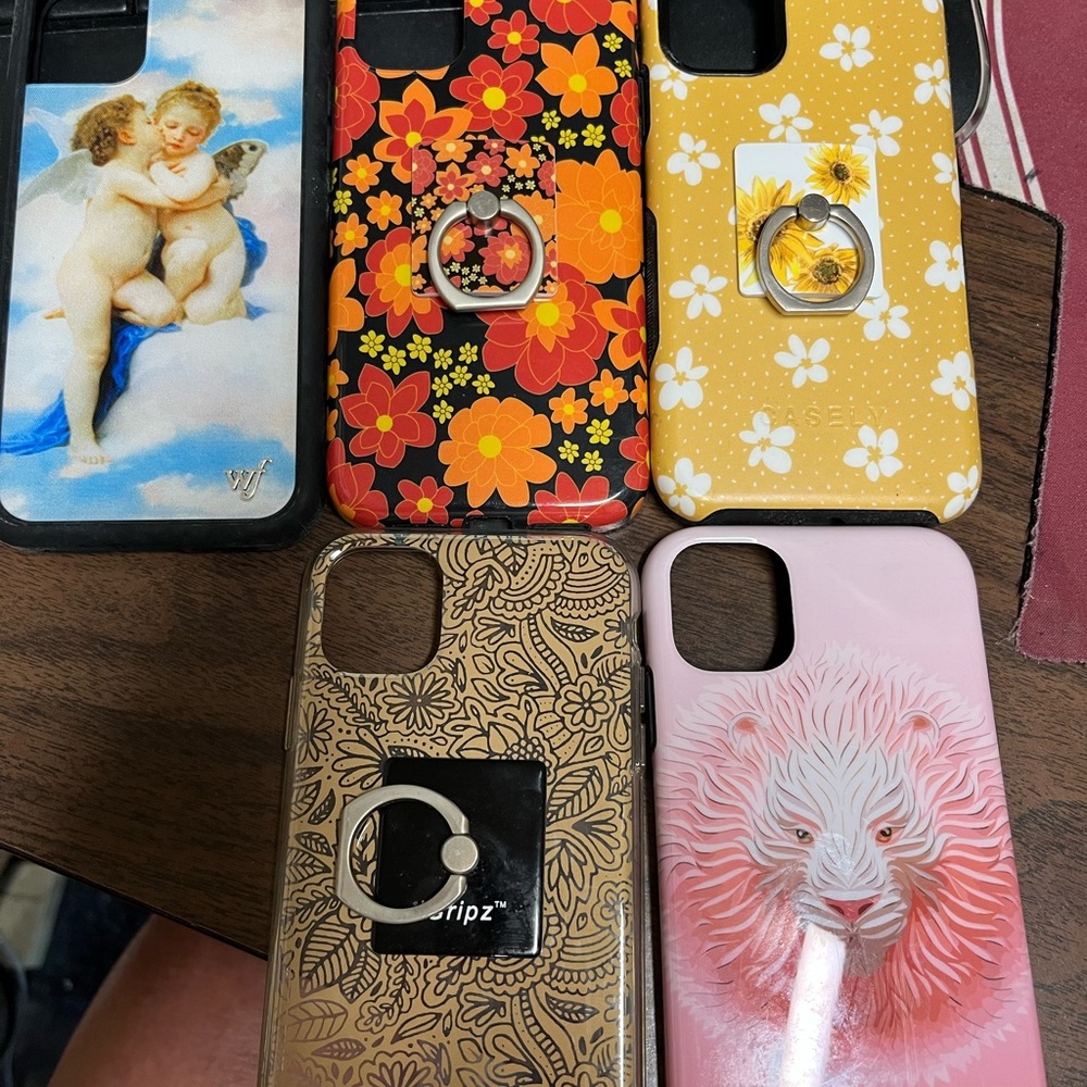 iPhone 11 cases (5 total)